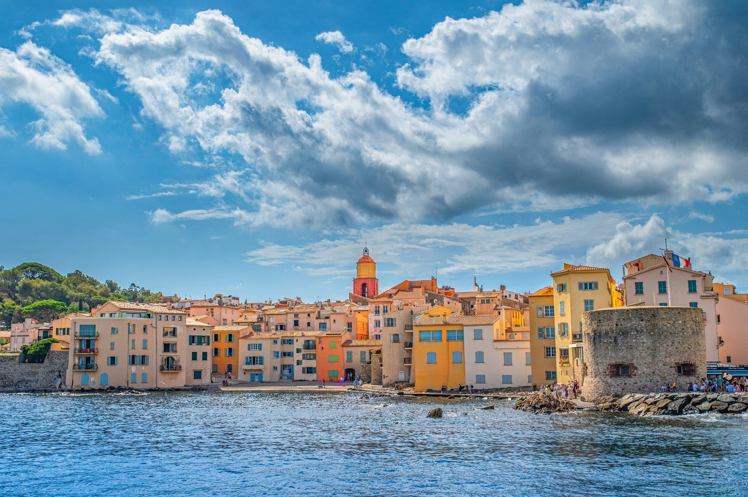Beach And Wine? Here Is The Ultimate Guide To Your Trip in the South of France